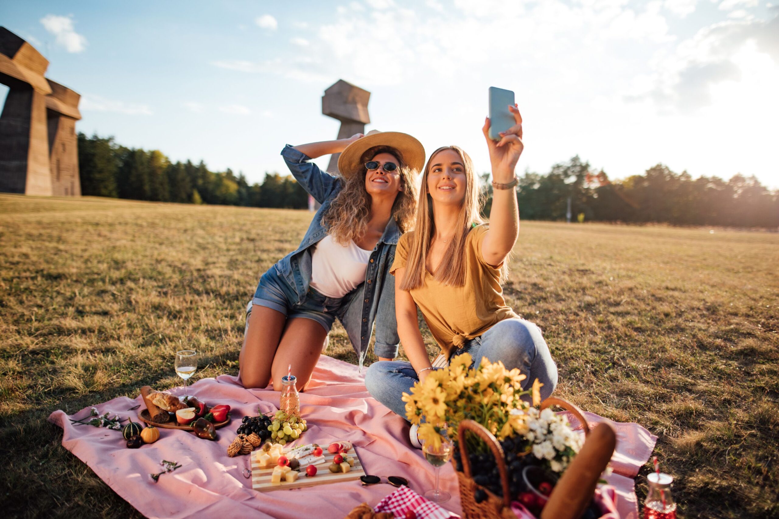 Summer Picnic Ideas for Friends