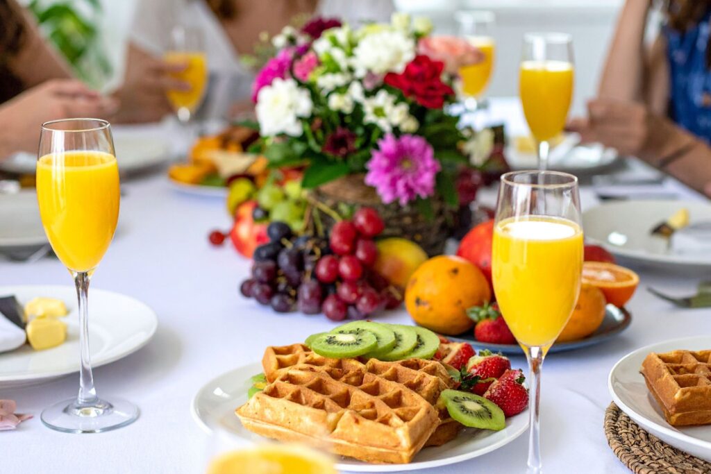 Art Gallery Brunch with Creative Atmosphere