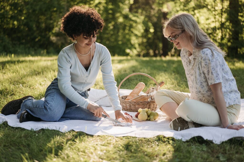 How Did Picnics Become Popular Worldwide